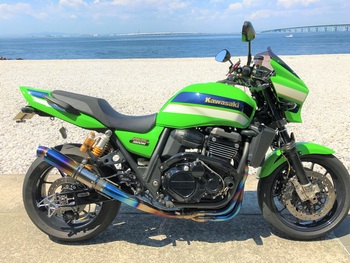 最近納めたスプリーム！『ZRX1200ダエグ』 l スプリームシート!開発担当の挑戦!