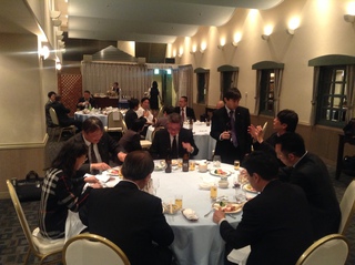 会議で腰痛