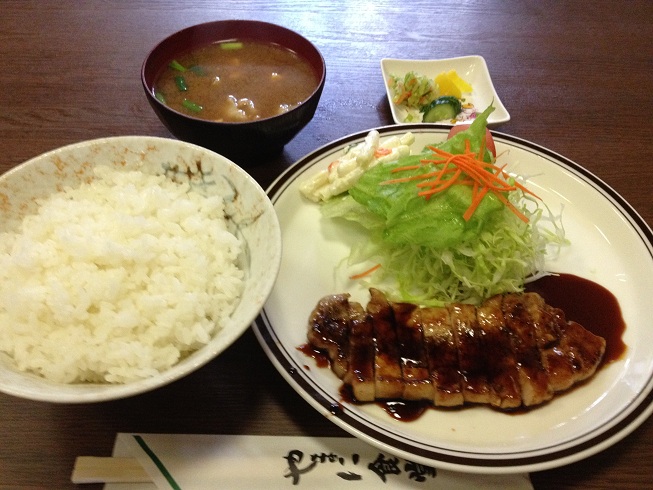 【やまに食堂】