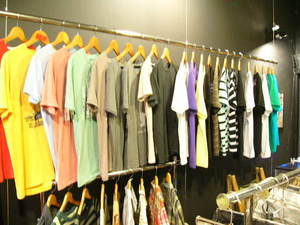 Tシャツ充実中。