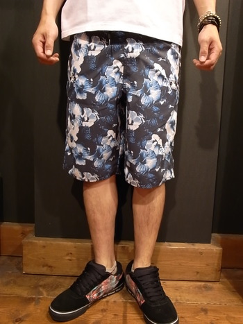 サーフショーツ