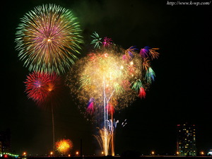 OMOYAの夏　HANABIな夜景
