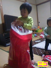 ｻﾝﾀさんがきたー!! 2010/12/24 22:27:28