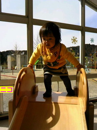 昨日と今日の娘ちゃん 2011/03/04 19:53:12