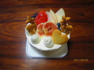 ホールケーキ。