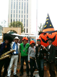 浜松ハロウィンのイベントにボランティアで参加しました。 2011/10/31 19:20:27