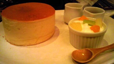 極厚ホットケーキをいただきました。