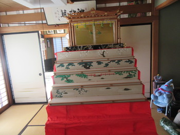 今年で４１回目となったお雛様を仕舞いました。