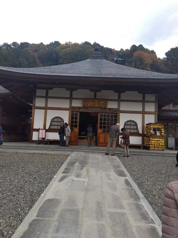 昨日TVで紹介していた光明寺へ