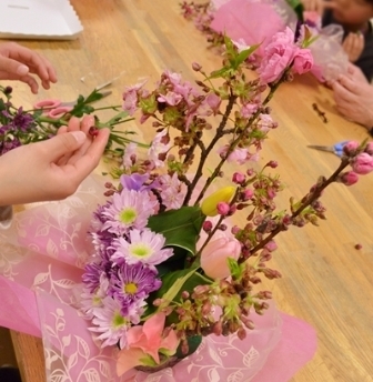 こどものためのお花教室《ひなまつり》