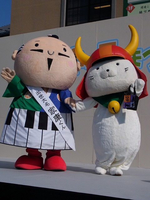 ひこにゃん出世の街へ