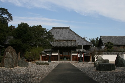 甘露寺中門・甘露梅