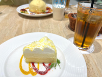 小樽境町通りは食べ歩きとルタオでスフレを頂く