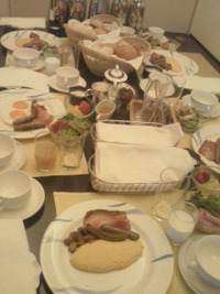 朝食はルームサービスで☆ 2011/12/11 10:44:06