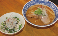 行列のたえない人気ラーメン店！ 2014/09/01 11:12:18