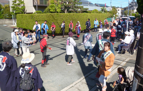秋祭りが　盛大に行われました