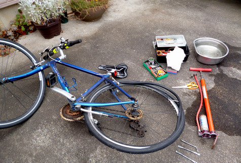 自転車の パンク直し