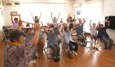 やらまいか入野の皆さんが、志都呂中のサロンを訪問しました