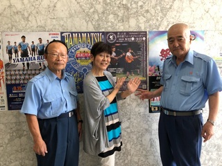 HFJポスター貼り貼り！