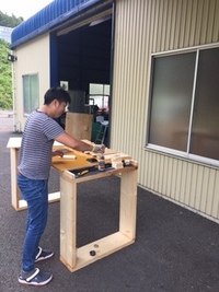 廃材で、作業台！ 2017/06/17 15:13:56