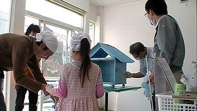 DIY小屋、塗り終わり