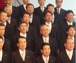 しんば賀津也、防衛副大臣。仁藤町に本日15時来る！