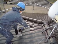 袋井市　Ｋ様邸　セメント瓦の塗装です。 2013/03/04 15:18:24
